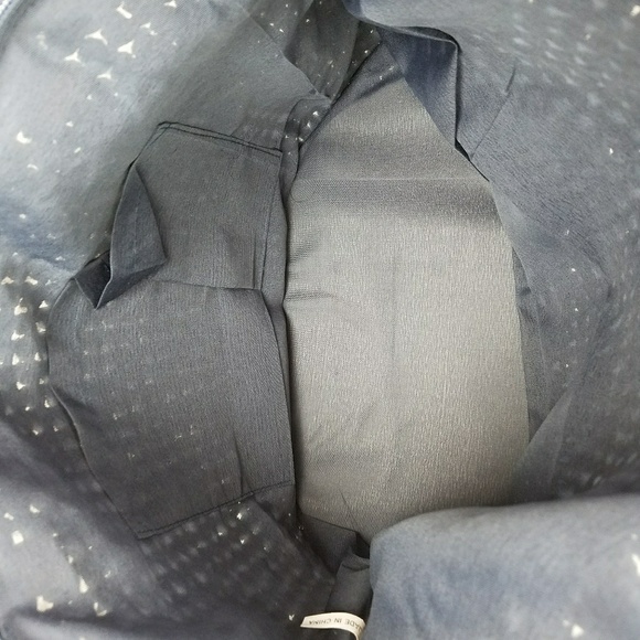 Navy Raffia Crochet Tote Bag Pom Pom Tassle - Picture 5 of 5